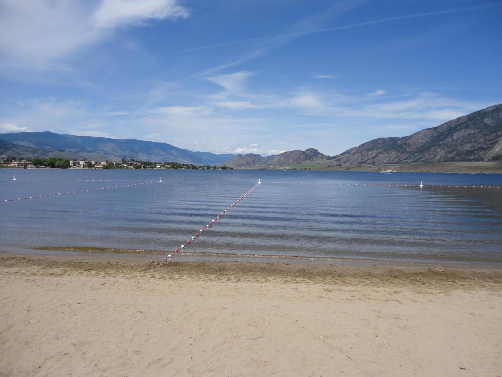 Spanish Fiesta Resort Osoyoos Εξωτερικό φωτογραφία